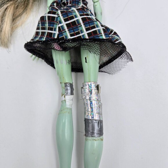 Monster High Frankie Stein Ghouls Alive Doll Mattel Parts Only 2012 Read - Picture 9 of 11